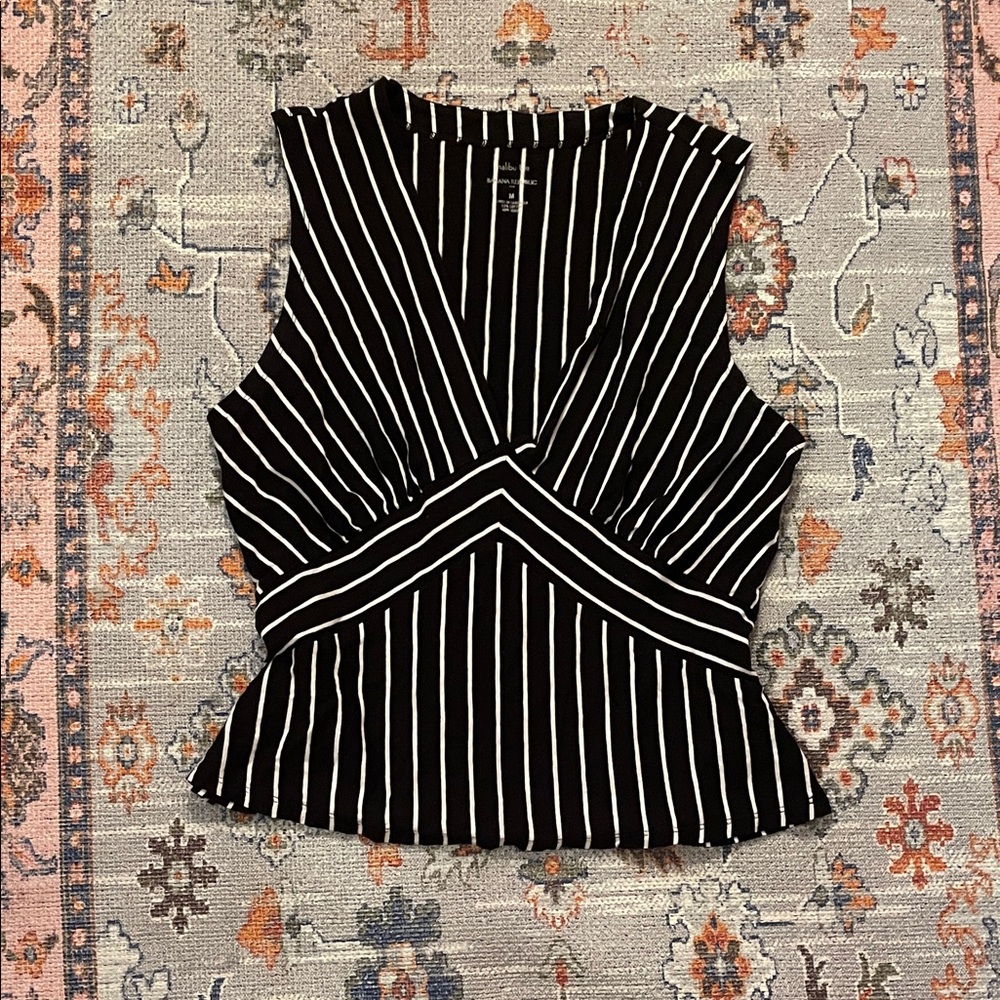 Banana Republic Malibu Tee Black & White Striped Chic Top